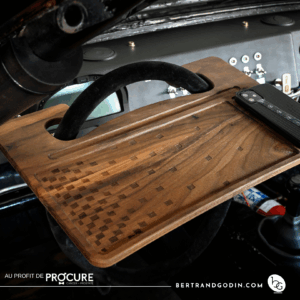 Tablette en bois pour la voiture